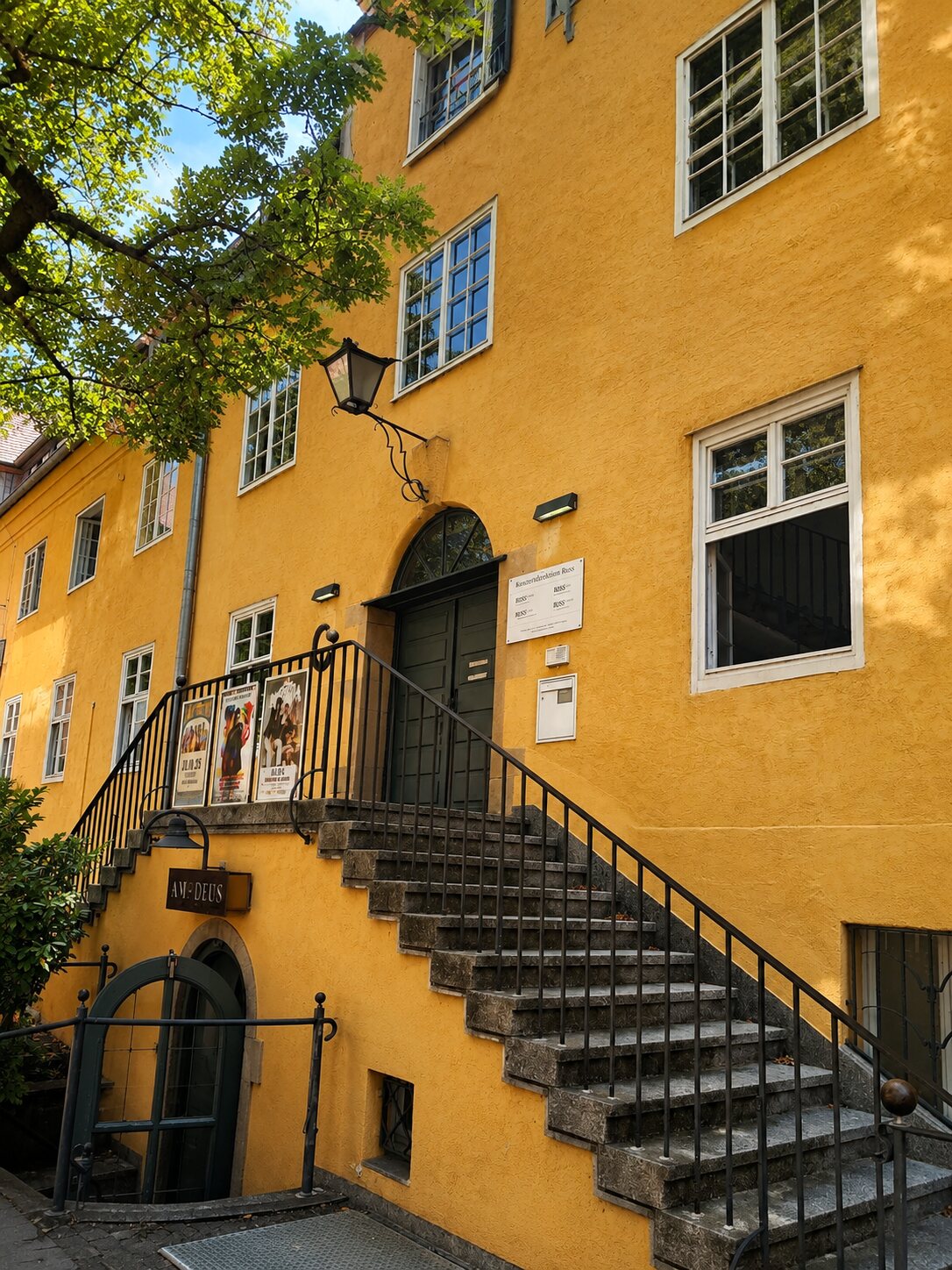 Gebäude am Charlottenplatz 17